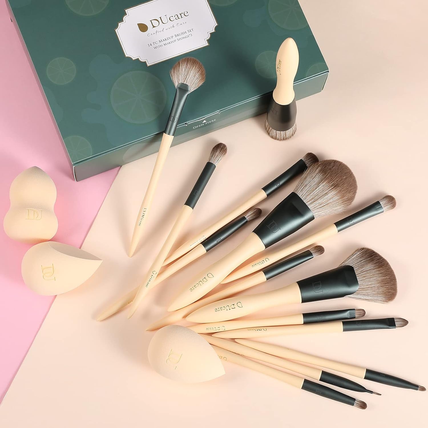 Makeup Gift Set 18Pcs,With 14Pcs Makeup Brushes Set 3Pcs Makeup Sponges 1PC Cosmetic Bag for Foundation Blending Powder Blush Concealers Eye Shadows